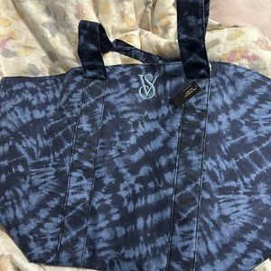 NWT tie die VS tote bag